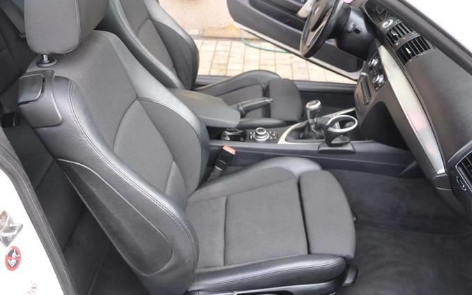 BMW Seria 1 cena 22500 przebieg: 240000, rok produkcji 2010 z Bełchatów małe 326